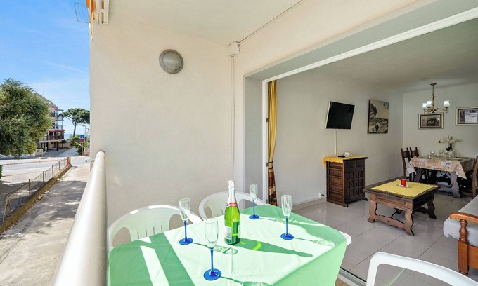 Vilafortuny Apartment | Apartment "Playa Dorada B106" near Beach with Balcony, A/C & Wi-Fi