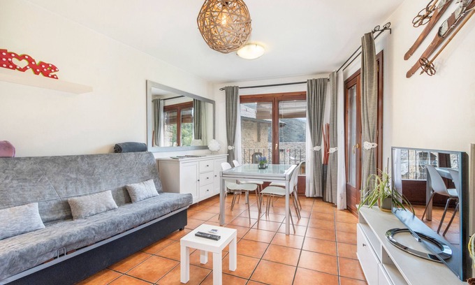 Sort Apartment | Apartment 'Potxó' with Mountain Views, Balcony and Wi-Fi