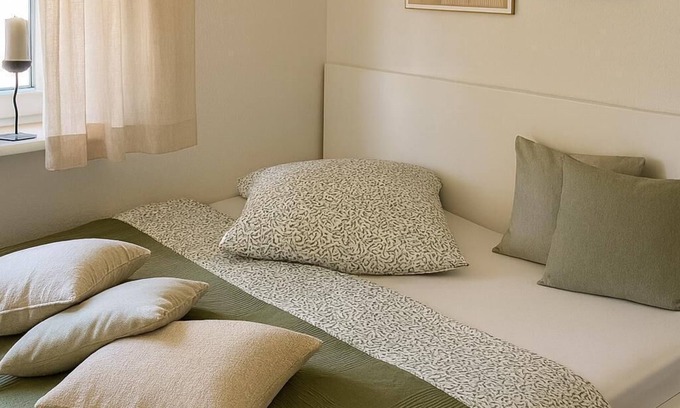 St. Leon Apartment | Apartment-Private Bathroom-1