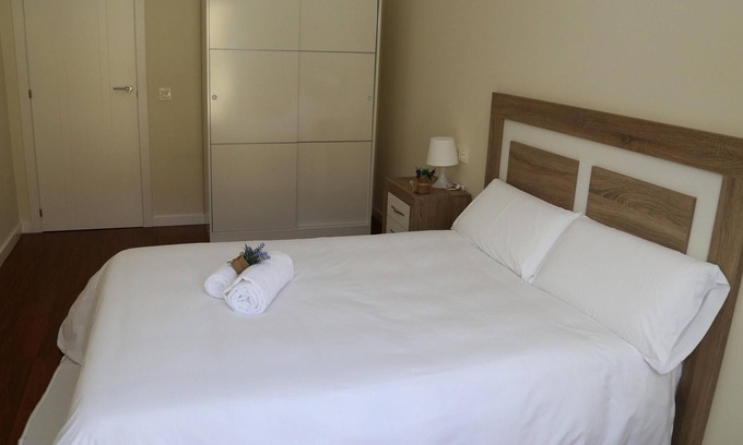 Arrabal Apartment | Apartment-Private Bathroom-P2 1G