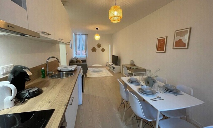Roubaix Apartment | Apartment-Private Bathroom-Apartment