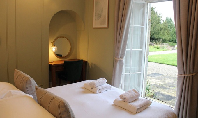 Thirsk Apartment | Apartment-Private Bathroom-Mowbray