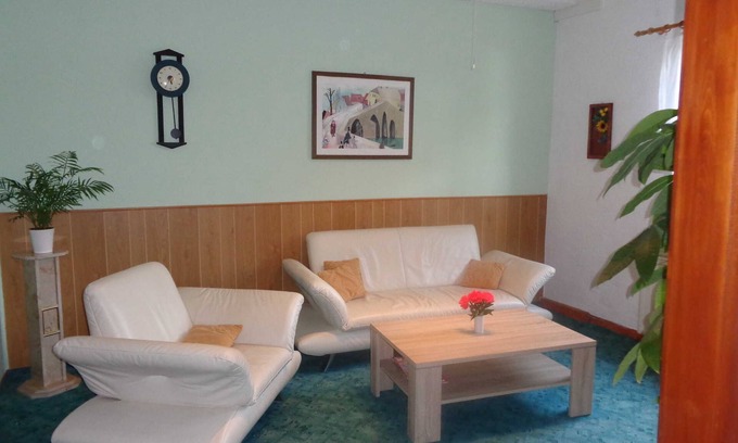 Bruhlervorstadt Apartment | Apartment - Privatvermietung family heeled