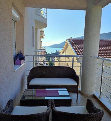 Trebesinj Apartment | Apartment Provence