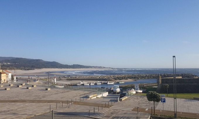 Vila Praia de Ancora Apartment | Apartment of 90 m2 1st line facing the ocean