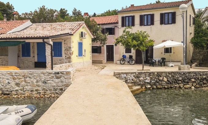 Punta Kriza Apartment | Apartment Punta Orange, only 5m from the sea, the island of Cres