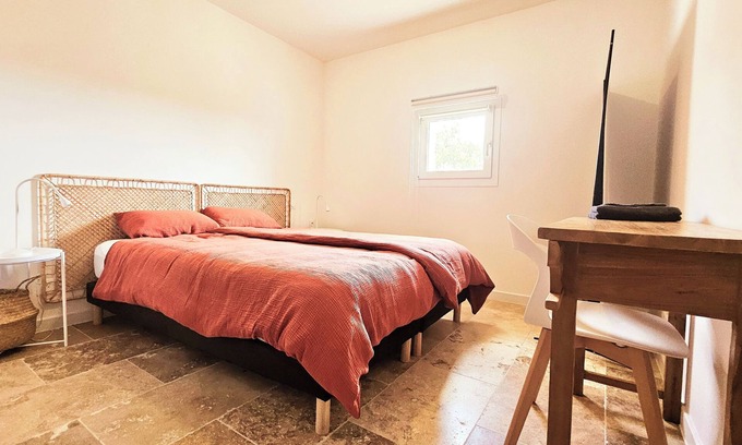 Pelissanne Apartment | APARTMENT R+1 IN THE HEART OF THE OLIVE GROVES IN PROVENCE: SUN AND CICADAS GUARANTEED!