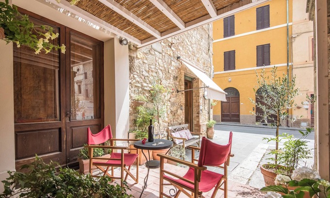 Radicondoli Apartment | Apartment "Radicondoli House" with Balcony & Wi-Fi