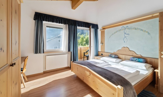 Stanga Apartment | Apartment 'Residence Priska Superior Studio' with Mountain View, Shared Garden and Wi-Fi