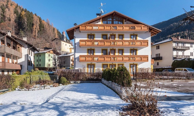Carisolo Apartment | Apartment "Residence Park Imperator Bilocale" with Balcony, Garden & Mountain View
