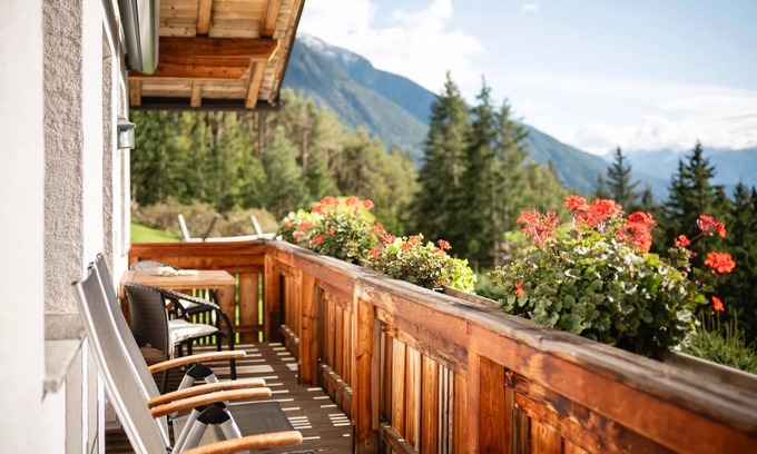 Campo Tures Apartment | Apartment 'Rieplechn App Bergblick' with Mountain View, Shared Garden and Wi-Fi