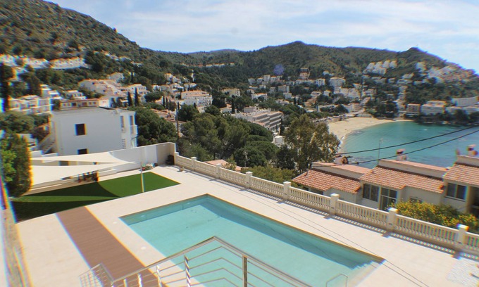 Almadraba-Canyelles Apartment | Apartment- Rodas I - Three Bedroom Apartment, Sleeps 6
