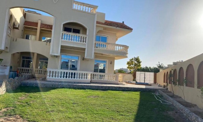 Al Ahyaa Villa | Apartment + rooftop in Villa with pool