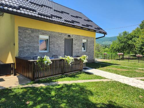 Catrnja House | Apartment & Room TOMA