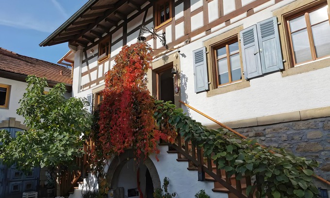 Duhren Apartment | Apartment 'Rose Pere' with Private Terrace and Wi-Fi