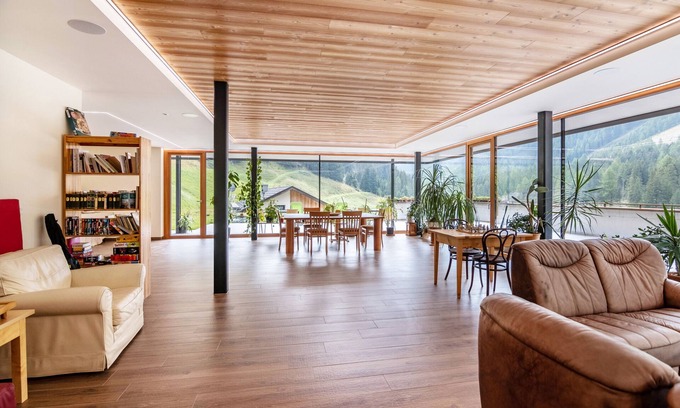 Stelvio Apartment | Apartment 'Rumwaldhof Edelweiss' with Mountain View, Shared Terrace and Wi-Fi