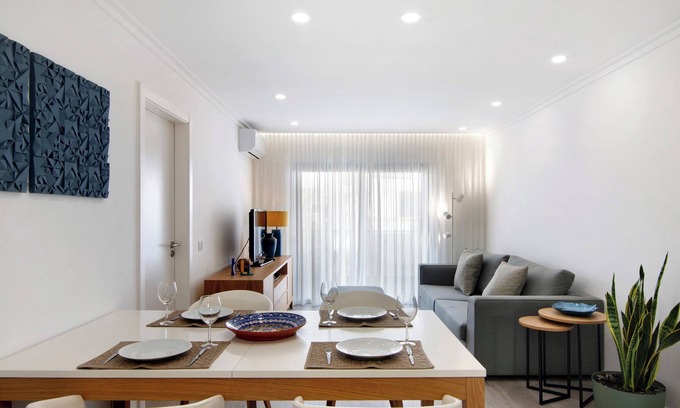 Altura Apartment | Apartment 'Salty Tides' with Balcony, Wi-Fi and Air Conditioning