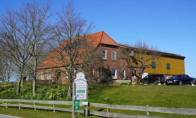 Westerhever Apartment | Apartment "Schäferhof Dircks 4" with Garden & Wi-Fi