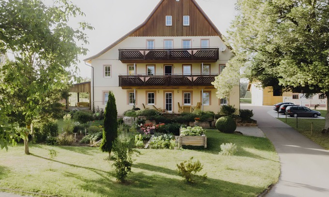 Kalberbronn Apartment | Apartment 'Schaible' with Private Terrace