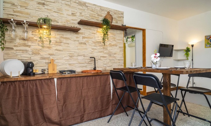 Piedimonte Etneo Apartment | Apartment 'Schilirò House' with Mountain View, Wi-Fi and Air Conditioning