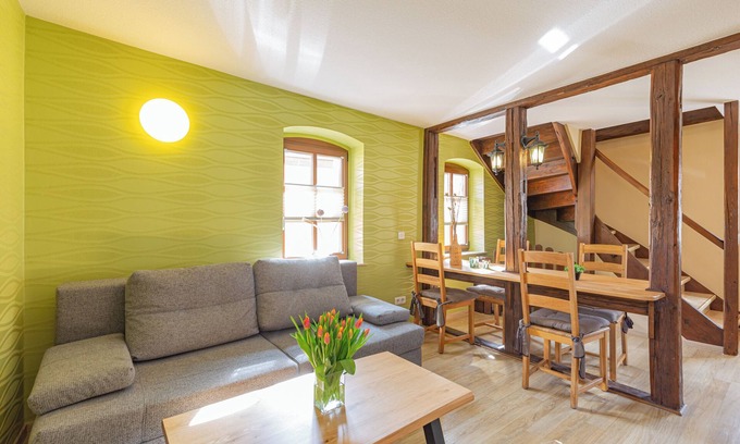 Naumburg Apartment | Apartment "Schlag Wohnung 1" with Wi-Fi, Terrace & Garden