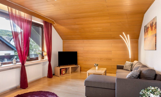 Wellerode Apartment | Apartment 'Schliestädt' with Shared Garden, Balcony and Wi-Fi