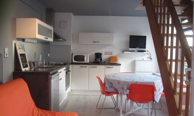 Kerfany-les-Pins Apartment | APARTMENT SEA VIEW KERFANY PINES (MOELAN SEA)