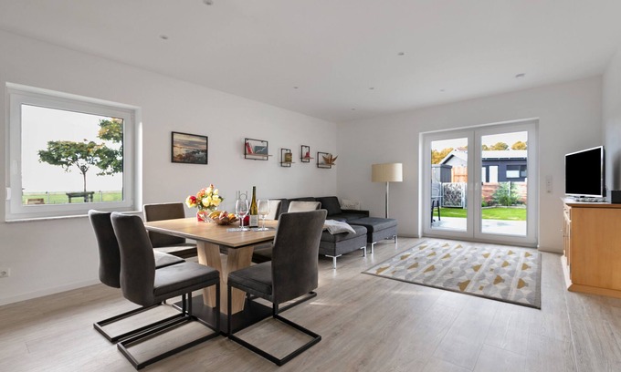 Kronprinzenkoog Apartment | Apartment 'Seelenwärmerstuuv' with Private Terrace, Private Garden and Wi-Fi
