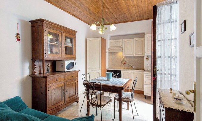 Sestri Ponente Apartment | Apartment 'Sestri Ponente House' with Shared Garden, Wi-Fi and Air Conditioning