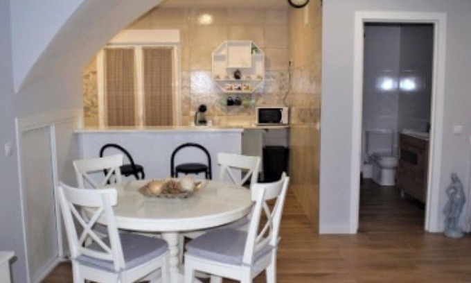 La Guardia Apartment | Apartment 'Sevilla 1' with Private Terrace, Wi-Fi and Air Conditioning