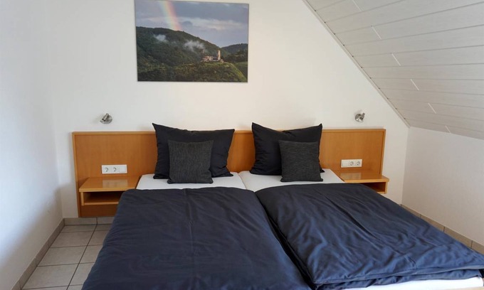 Losnich Apartment | Apartment, shower, toilet, 1 bed room