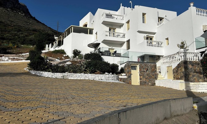 Piskopiano Apartment | Apartment - Sleeps 10 - Parking - Garden - Pool