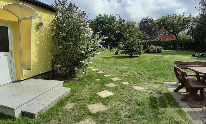 Lohme Apartment | Apartment Smillenzweg with fenced garden