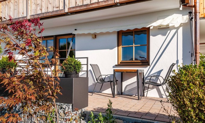 Dietmannsried Apartment | Apartment 'Sonnenblick' with Garden/Mountain View, Private Terrace and Shared Garden