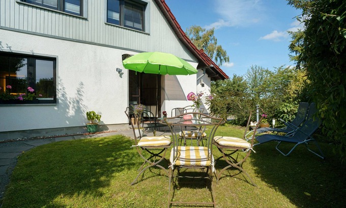 Putbus Apartment | Apartment 'Sonnenblick' with Private Terrace, Private Garden and Wi-Fi