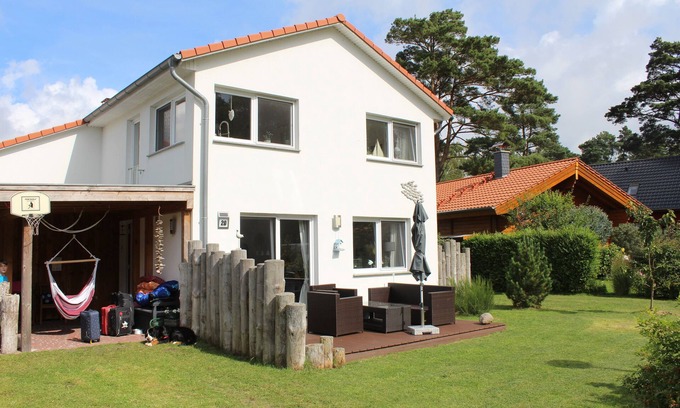 Fuhlendorf House | Apartment "Sonnenterrasse" – Ground Floor Family Retreat