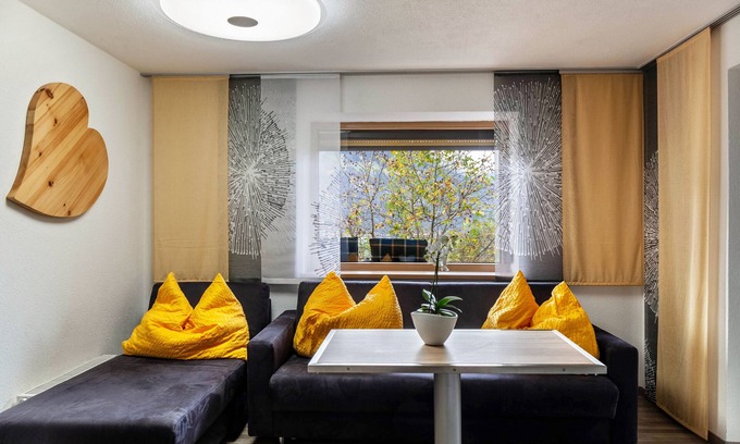Bruck am Ziller Apartment | Apartment "Sonnwend und Spieljoch" with Mountain View, Balcony & Wi-Fi