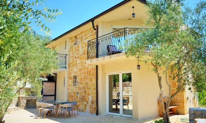 Boljevici Apartment | Apartment Staciun 04 ~ Located In The Village Of Limljani