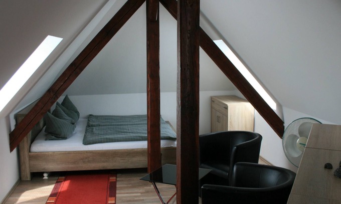 Bad Nenndorf Apartment | Apartment-Standard-Private Bathroom-Garden view-Maisonette