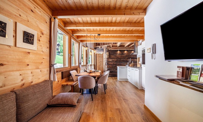 Santa Valburga Apartment | Apartment 'Steinbach Loft' with Mountain View, Sauna & Wi-Fi