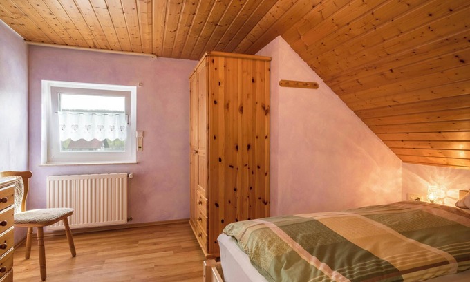 Tettnang Apartment | Apartment “Stiefmütterchen” on Farm close to Lake Constance with Terrace & Pool