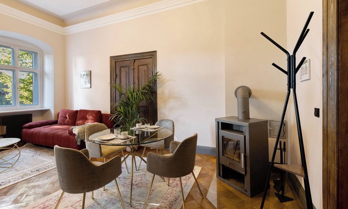 Querfurt Apartment | Apartment 'Suite' with Shared Pool, Shared Terrace and Wi-Fi