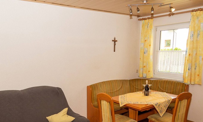 Neuler Apartment | Apartment sun yellow, 60 square meters, 2 bedrooms, max. 4 people