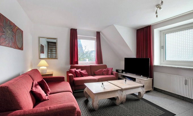 Tinnum Apartment | Apartment 'Sylt 3 Westerland' with Shared Garden and Wi-Fi