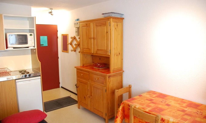 Eclose-Est Apartment | Apartment T2 RDC - 25M2 4 people - Val d'Huez - Car park -