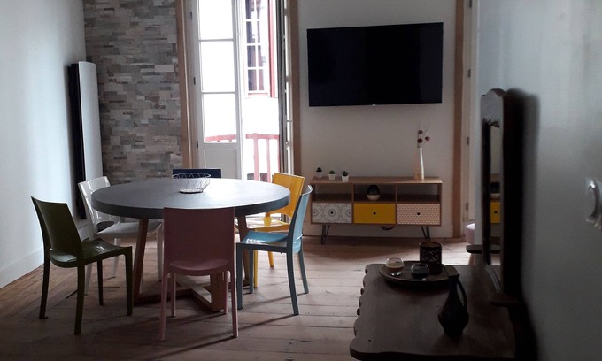 Saint-Jean-de-Luz Apartment | APARTMENT T3 COZY IN THE HISTORIC CENTER, 100 M FROM THE BEACH