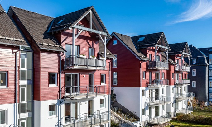 Oberhof Apartment | Apartment 'Tannenblick 2-1' with Shared Garden, Balcony and Wi-Fi