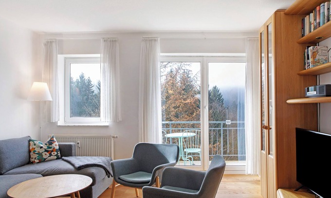 Oberhof Apartment | Apartment 'Tannenblick 6-2' with Mountain View, Balcony and Wi-Fi