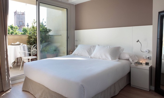 Gothic Quarter Apartment | Apartment Terrace in La Rambla-Boqueria
