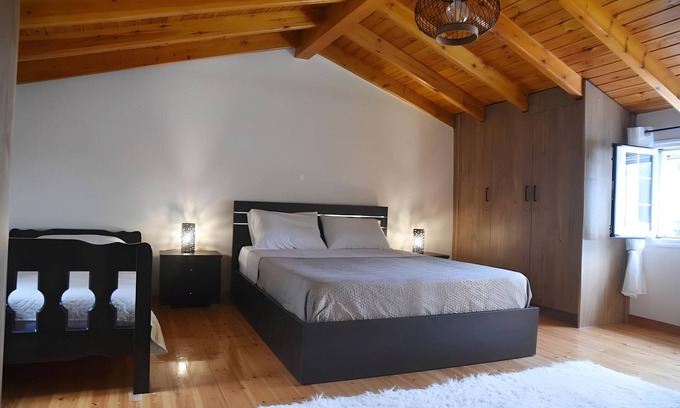 Skala Apartment | Apartment 'The Country House' with Sea View, Wi-Fi and Air Conditioning